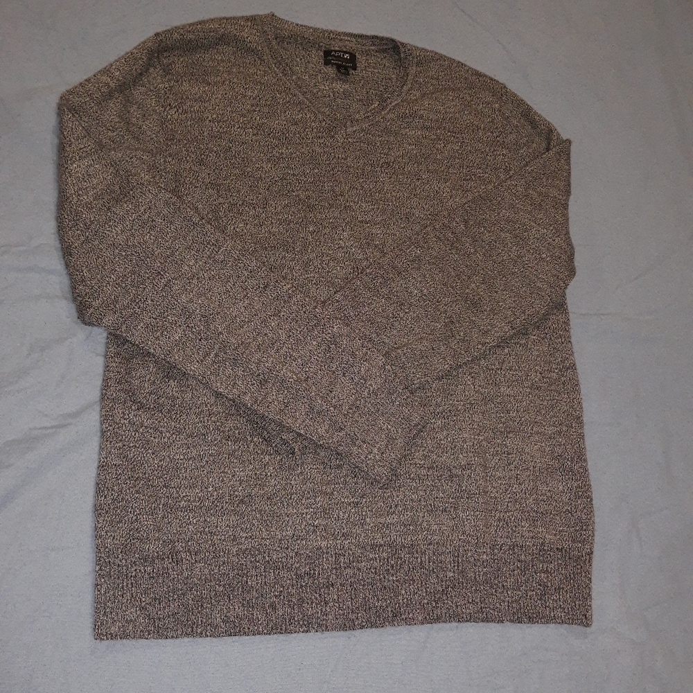 APT 9 medium long sleeve shirt/sweater